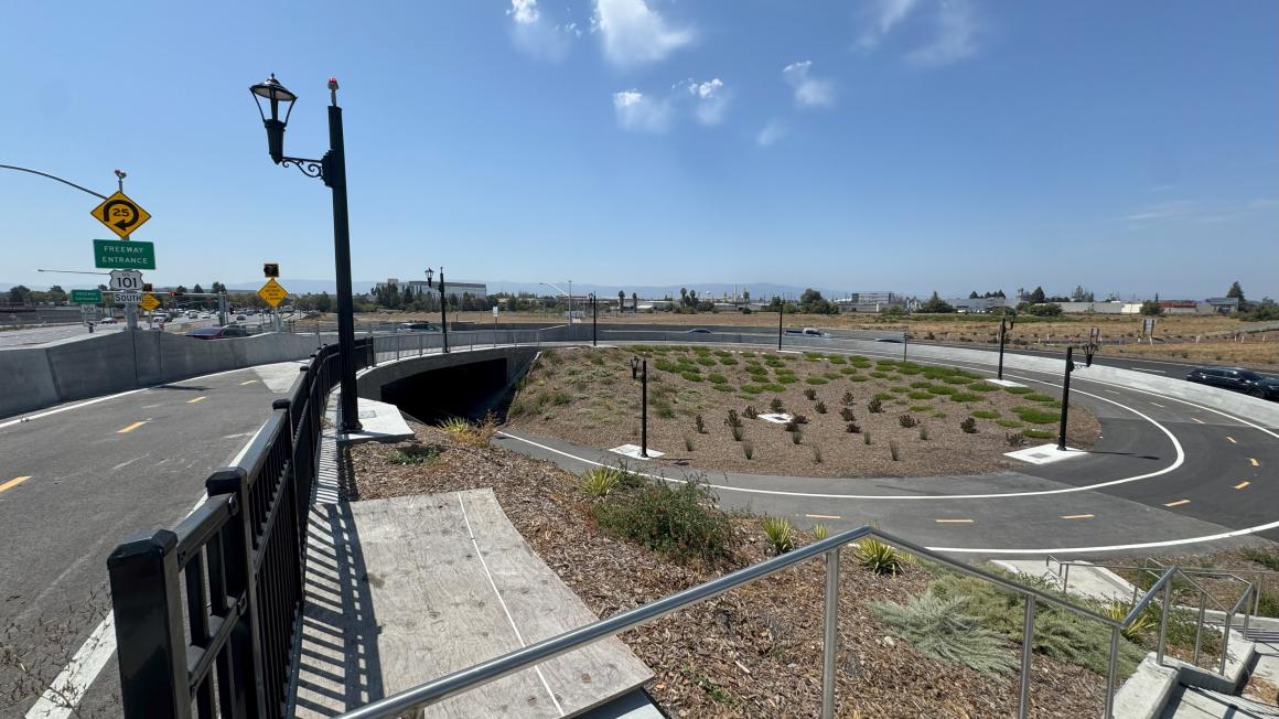 Walk and bike paths near intersections