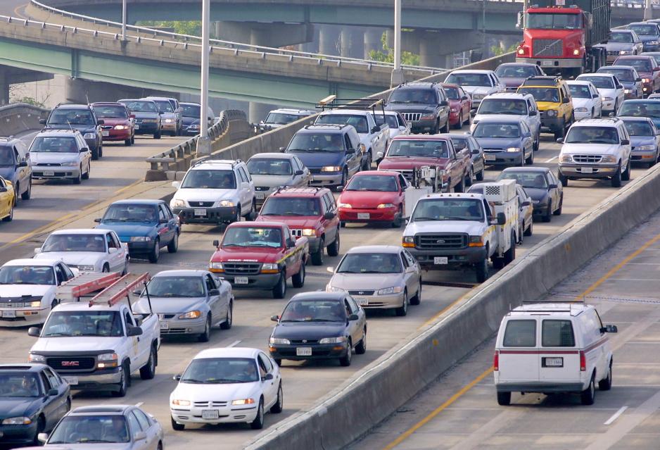 S2C9G0_I-95VCUCapitalNewsService Photo of a congested freeway with several vehicle lanes