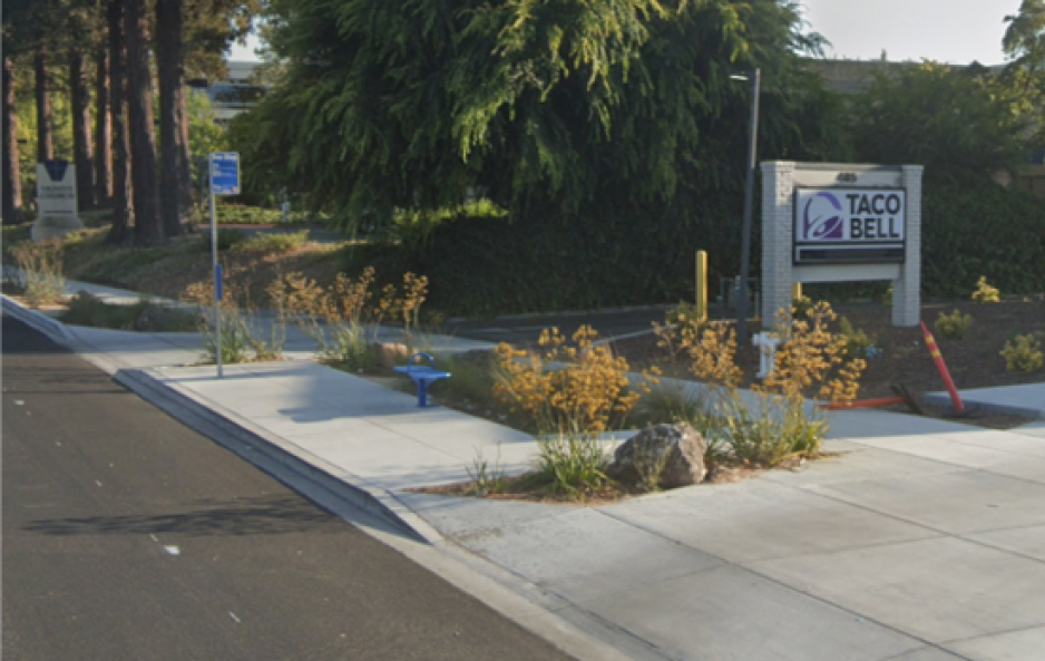 An image of a new Simme seat at a bus stop in Sunnyvale.